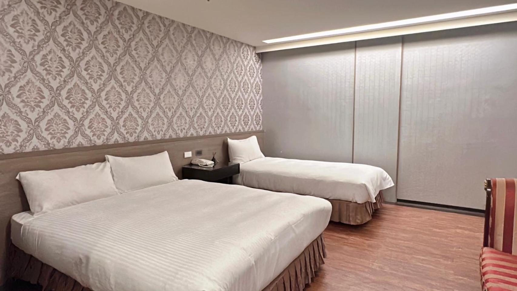 Crystal City Hotel Чжунли Екстериор снимка